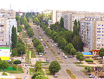 Busy street in Yuzhnoukrainsk
