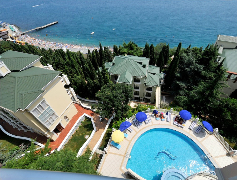 Alushta Ukraine city views 8th photo