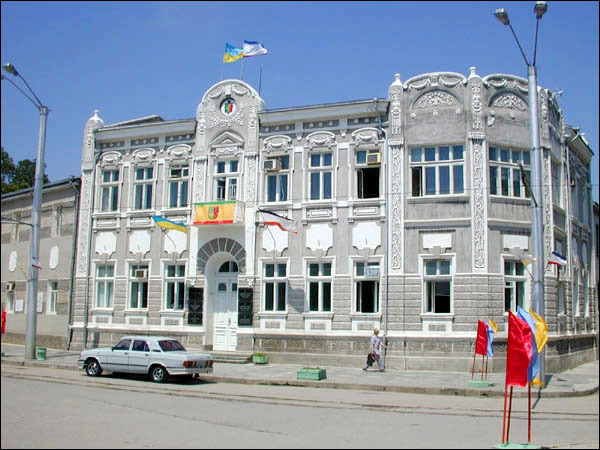 Eupatoria (Yevpatoria, Yevpatoriya) Ukraine city streets 1st photo