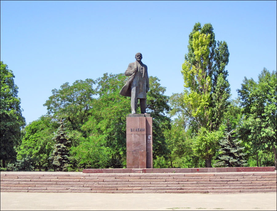 Nikopol Ukraine city dam views 2nd photo